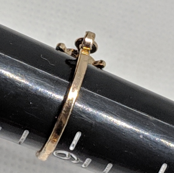 Nautical Ship's Wheel Gold tone Ring w/ Rhinestone - Picture 5 of 8